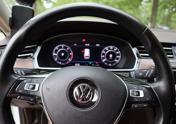 Volkswagen Passat cena 97500 przebieg: 150000, rok produkcji 2016 z Katowice małe 466